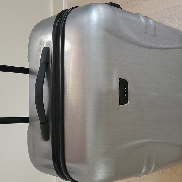 Tumi Tactics Hardshell Medium Trip 28-Inch Packing Case in Silver - Picture 3 of 10